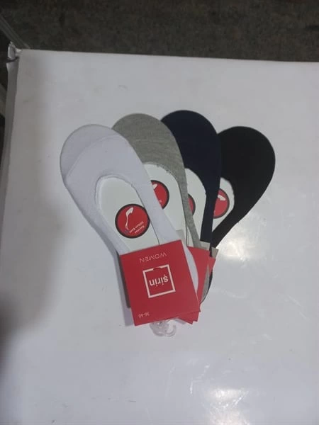 Chaussettes plates mignonnes en silicone pour bébé et femme 4021